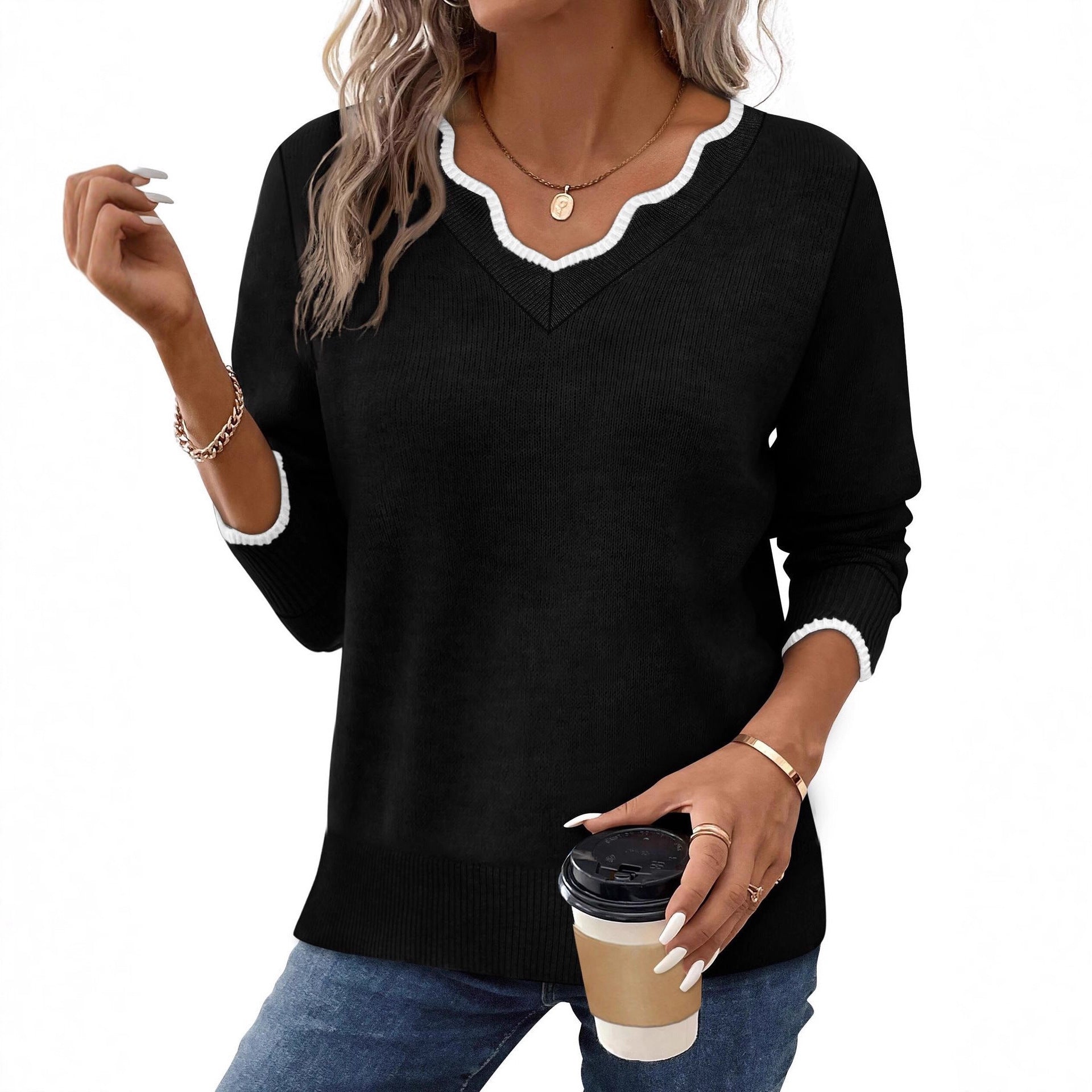 A Fashionable And Versatile Women's Pullover Top
