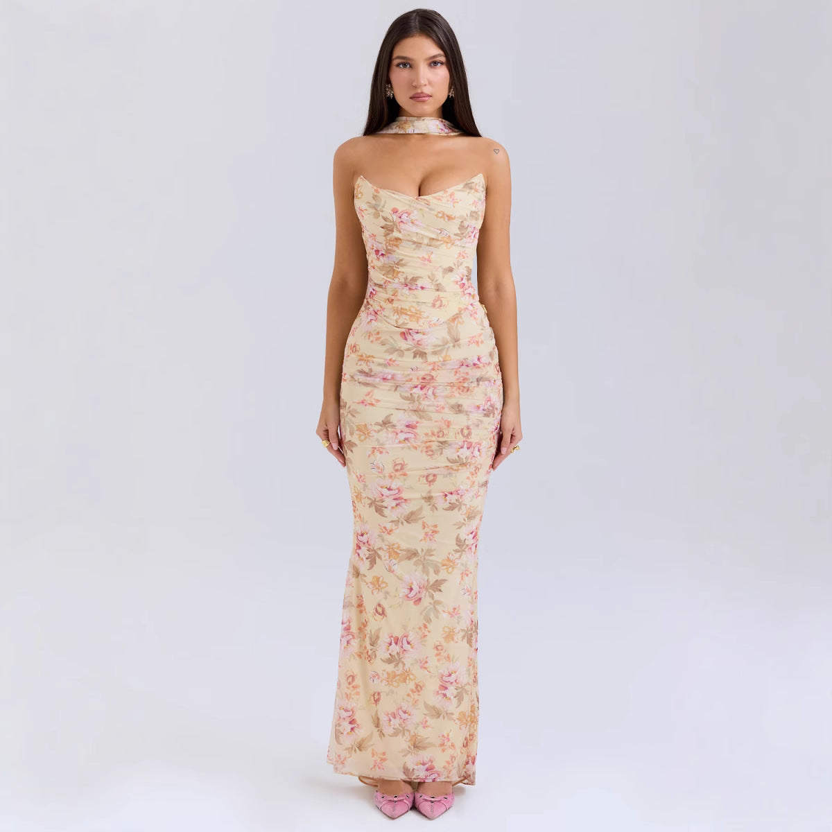 Fashion Corset Top Featuring a Detachable Neckpiece